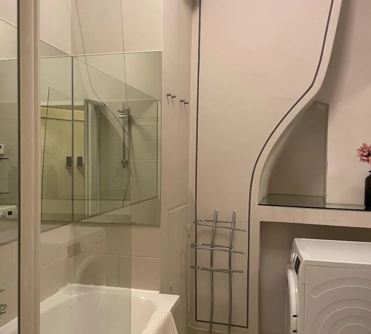 Charming Apartment With Two Bedrooms Vienna Austria
