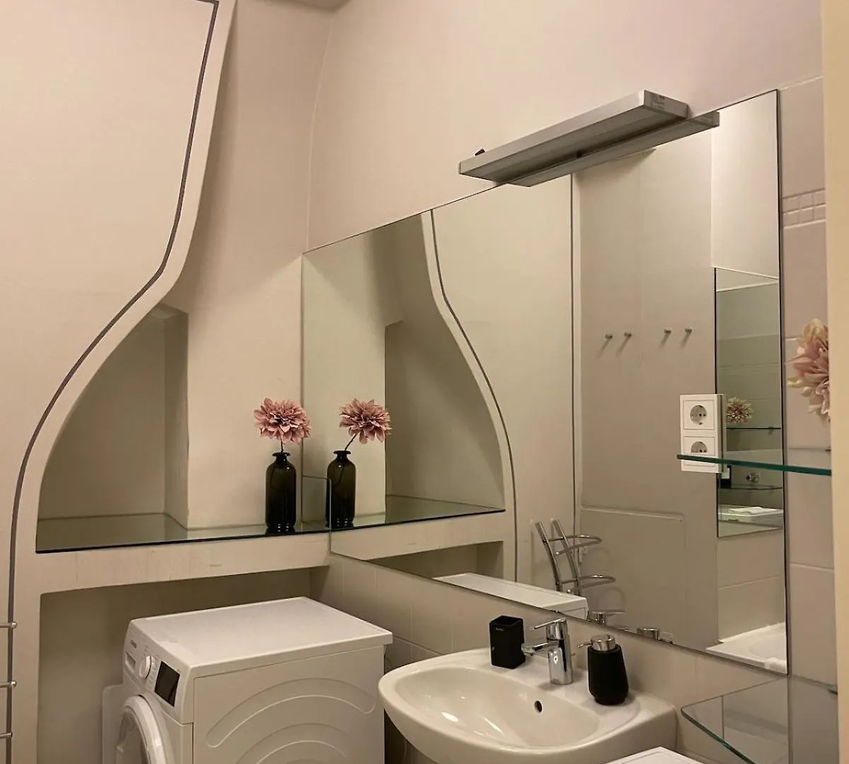 Charming Apartment With Two Bedrooms Vienna